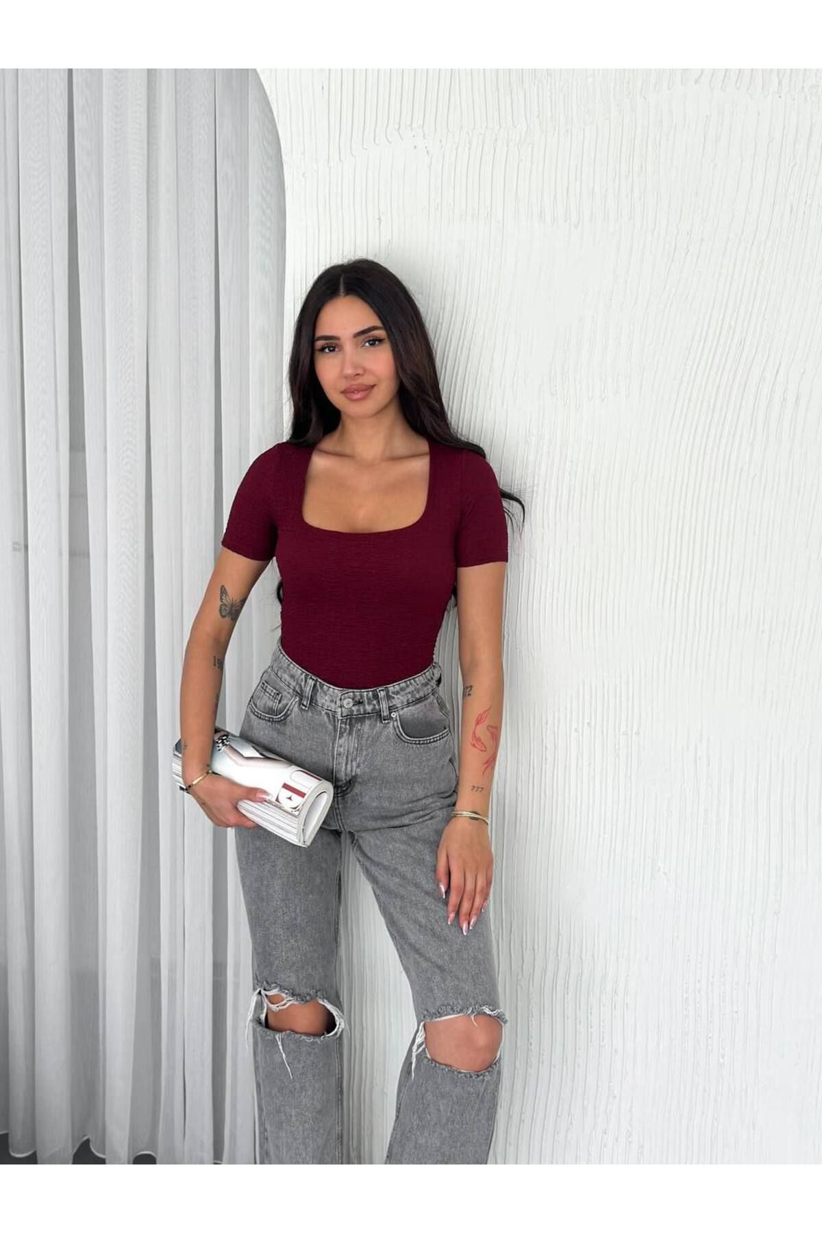Noa Noa Kabartma Kumaş Kısa Kollu Crop Kare Yaka T-Shirt