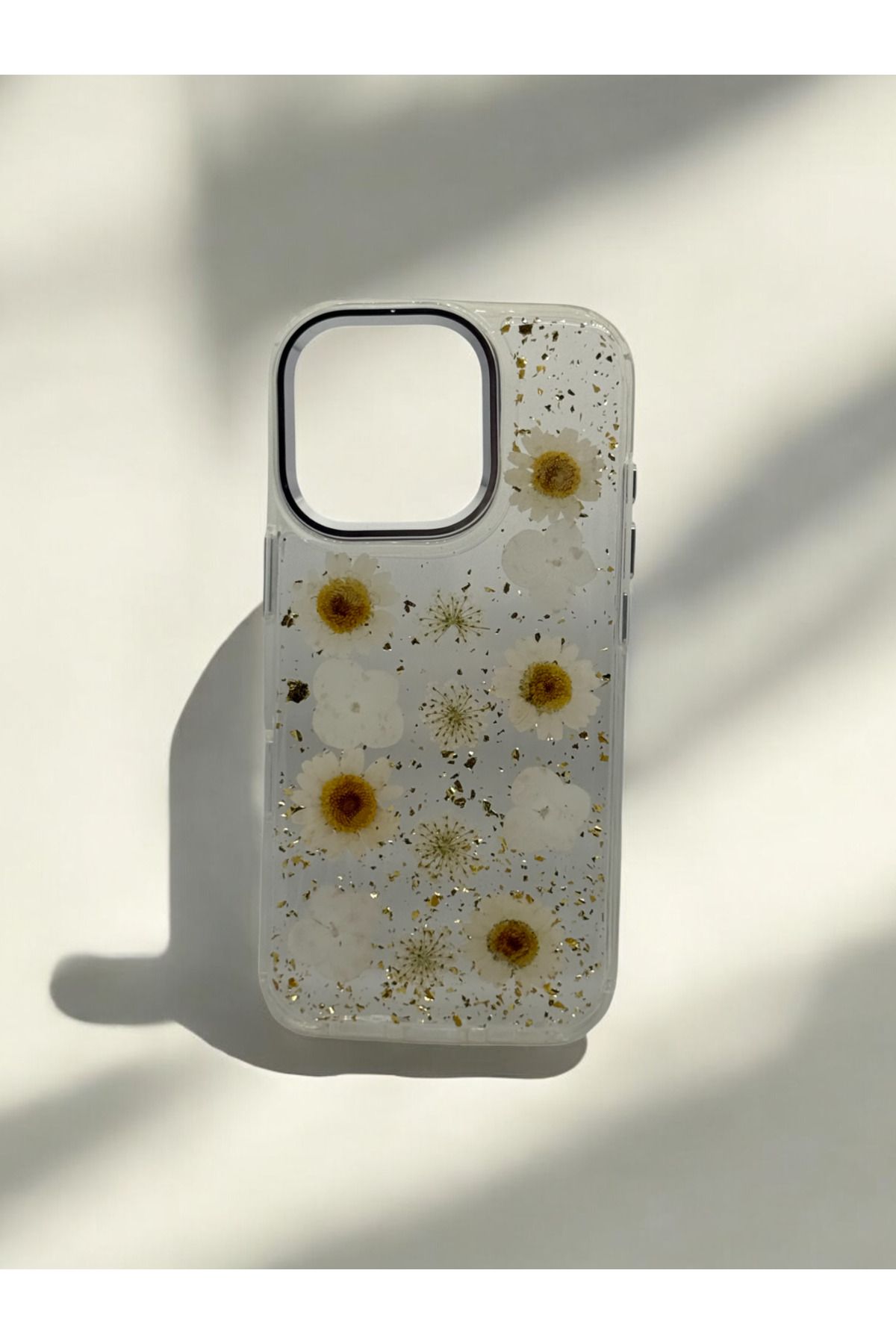 DUBİGOLD İPHONE 16 PRO UYUMLU PAPATYA DESENLİ SARARMAYAN SERT ŞEFFAF SİLİKON KILIF