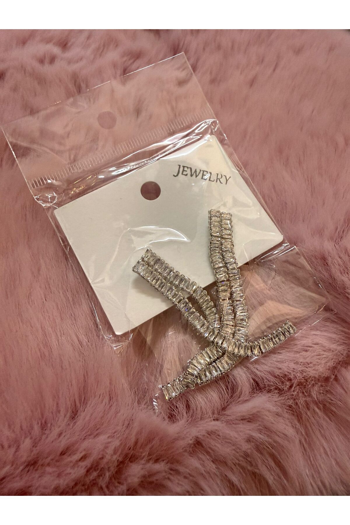 Butik Yeni Sezon A Kalite Çift Sıra Taşlı Gold Küpe | Günlük ve Özel Günlerin Vazgeçilmez Trend Parçası”
