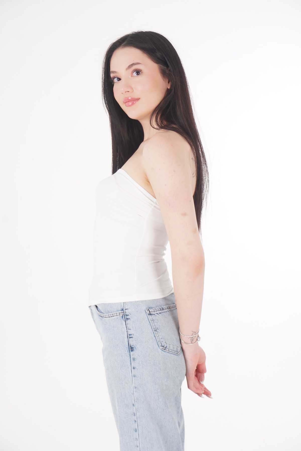 CHAURA-Asymmetrical Slit Crop Blouse 5