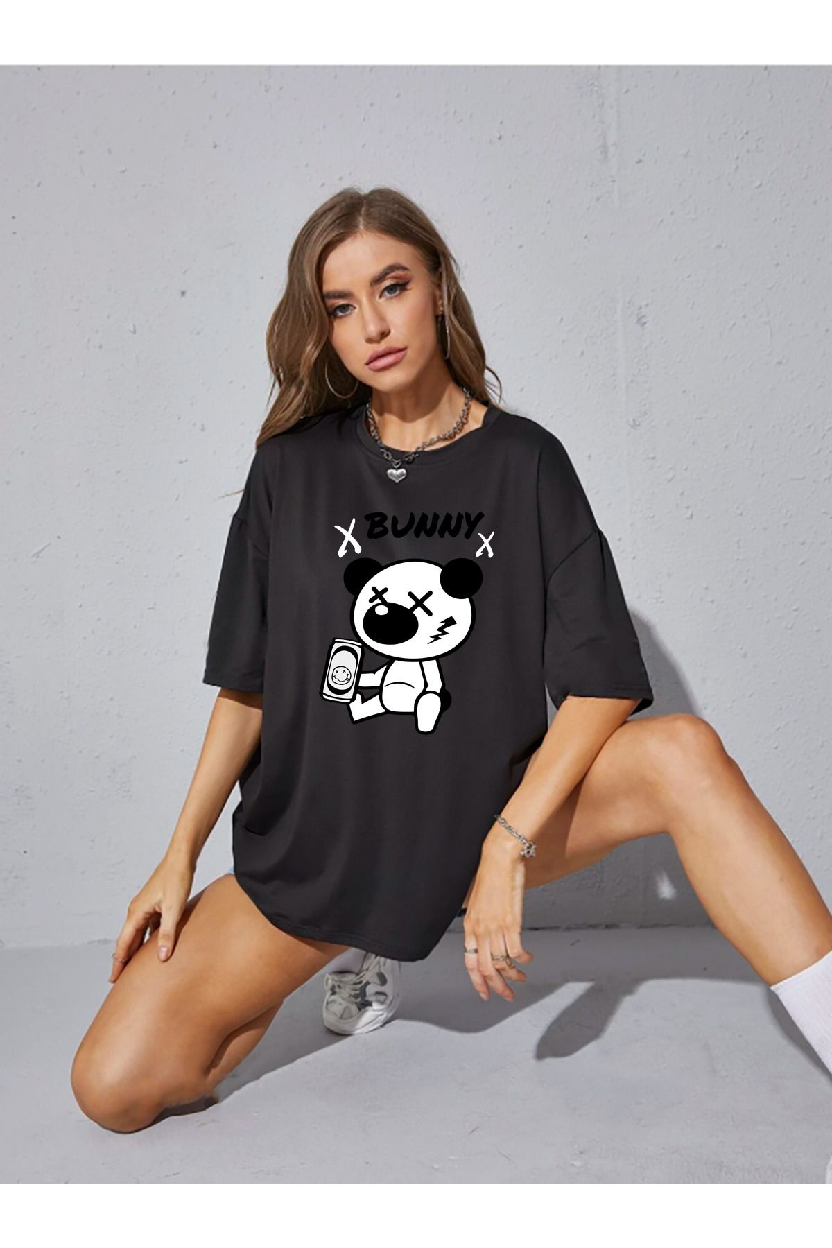 qavnas Unisex Bunny Baskılı Rahat Kesim Siyah T-Shirt