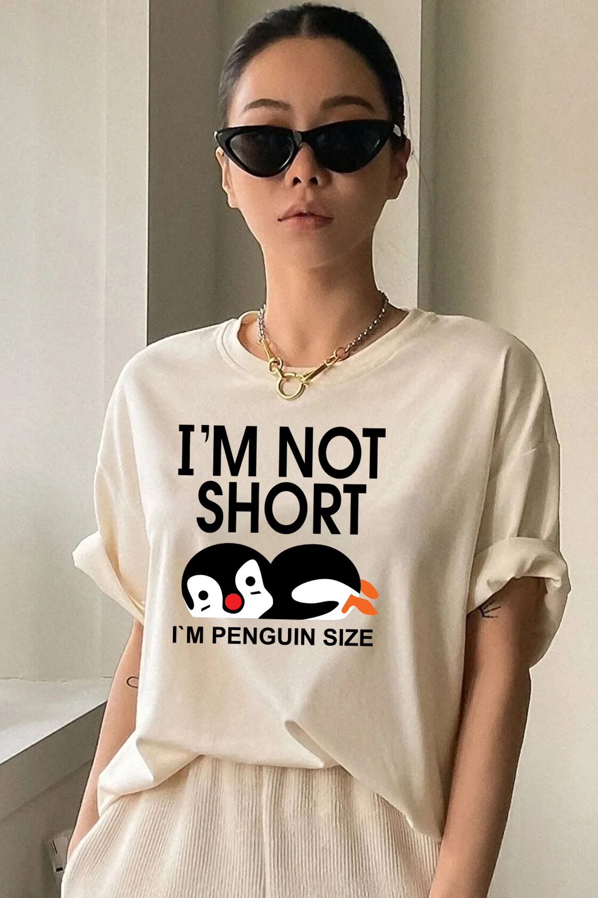 qavnas Unisex I'm Not Short Penguin Baskılı Rahat Kesim Bej T-Shirt