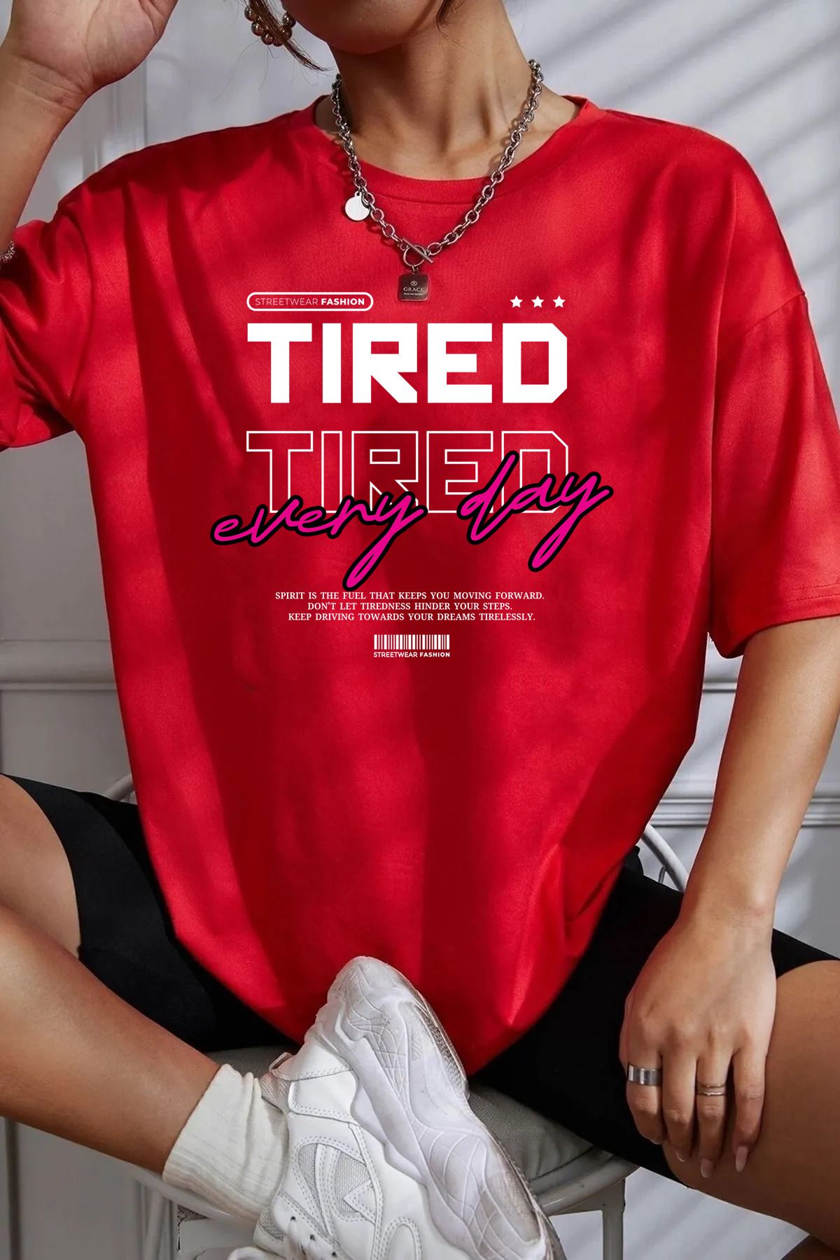 qavnas Unisex Tired Baskılı Rahat Kesim Kırmızı T-Shirt