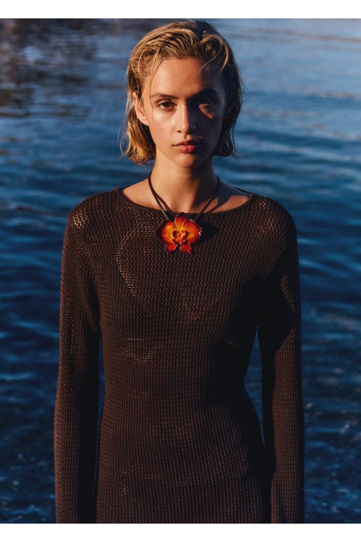 Sırtı açık kroşe elbise