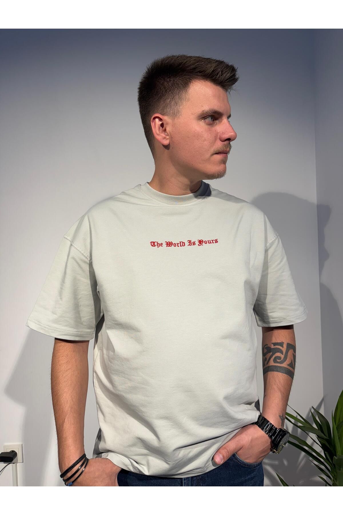 ZU İSTANBUL ERKEK THE WORLD T-SHIRT