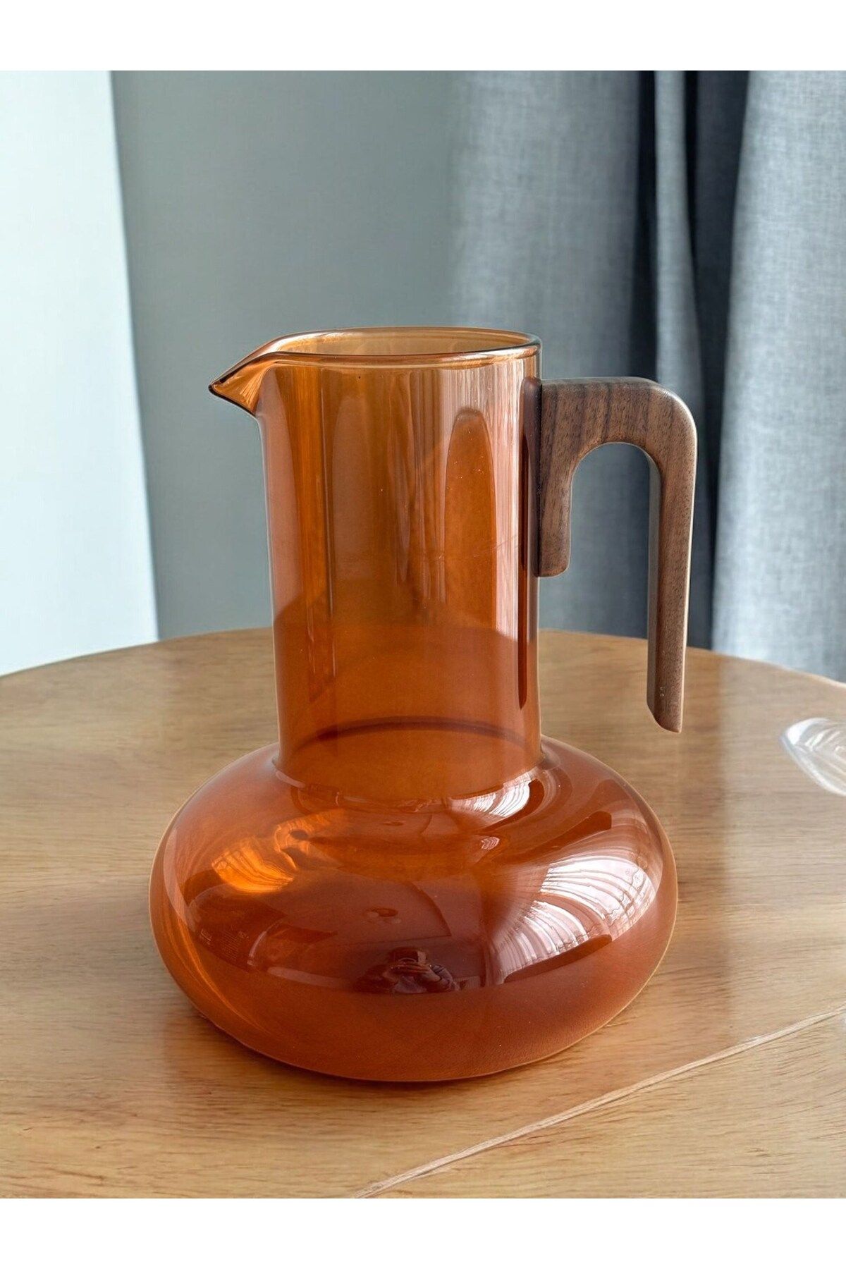 Qerhome Borosilikat Luna Cam Akasya Saplı Roji Amber Sürahi 1200 ml
