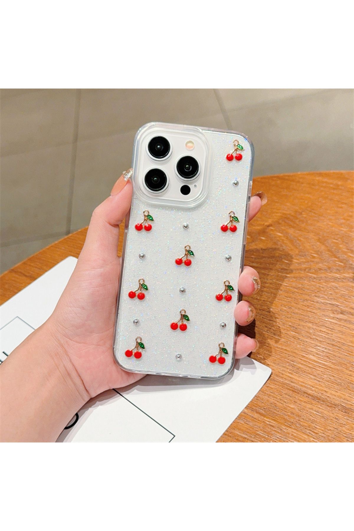 Novatis İphone 15 Pro Max Uyumlu Kılıf Desenli Simli Kabartmalı 3D Kamera Korumalı Kapak
