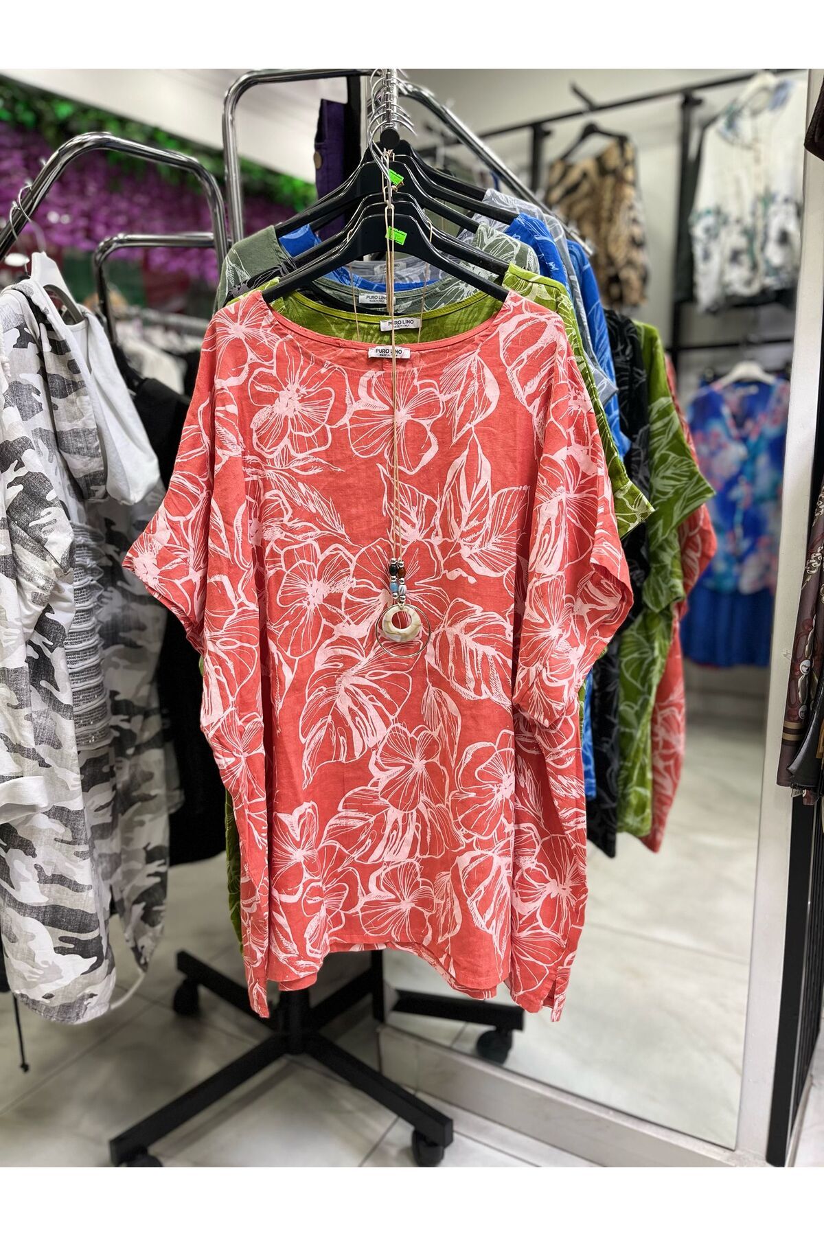 CELTMODA Kadın Kolyeli Yaprak Desenli Yarım Kol Oversize İthal Bluz -Nar Çiçeği