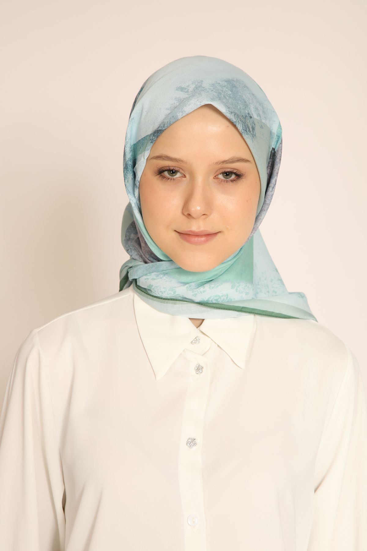 BERCHEM SCARF Yeşil Tonlarda Vintage Desenli Soft Eşarp - Şık ve Zarif Tasarım