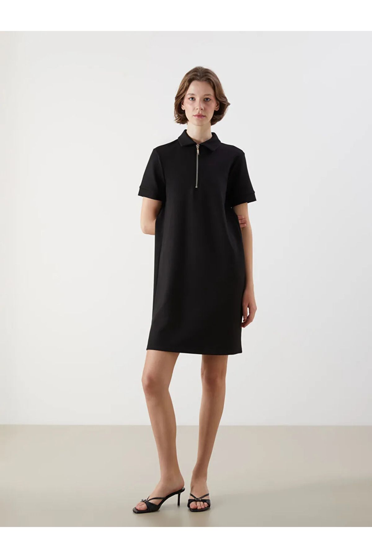 LC Waikiki LCWAIKIKI Classic Siyah Polo Yaka Midi Elbise