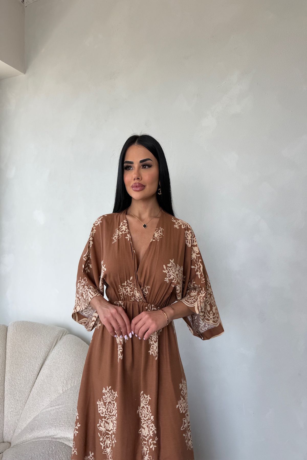 LİLA İSTANBUL Kruvaze Yaka Viskon Kumaş Etnik Desenli Yarasa Kol Yazlık Elbise
