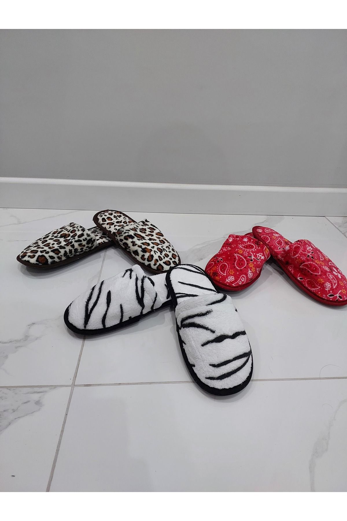 terlikcim 3' lü Kadın Ev Terliği Leopar Zebra Kırmızı Desenli