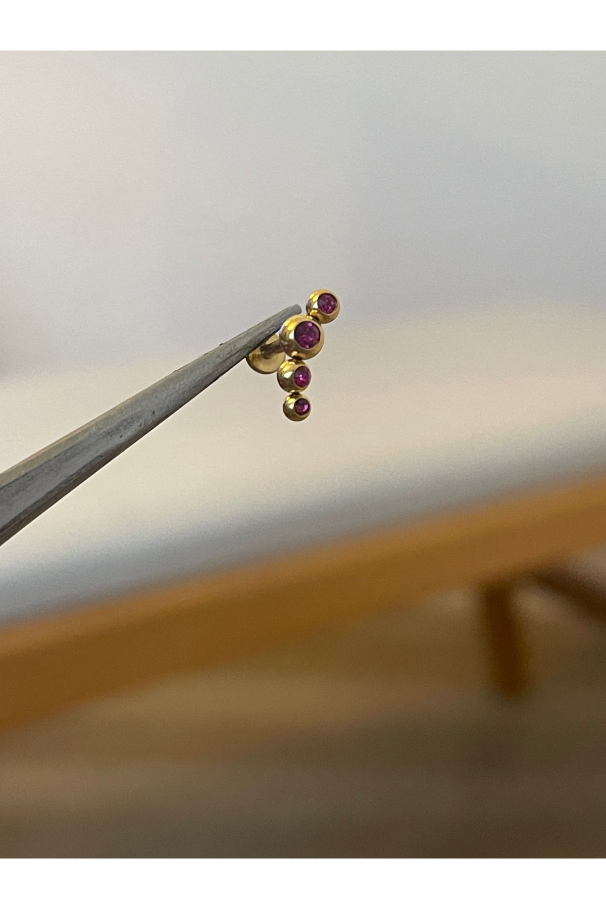 Rupen Kraft 316 L Cerrahi Çelik 4 Taşlı Pembe Taşlı Asimetrik Altın Tragus Helix Kıkırdak Dudak Piercingi