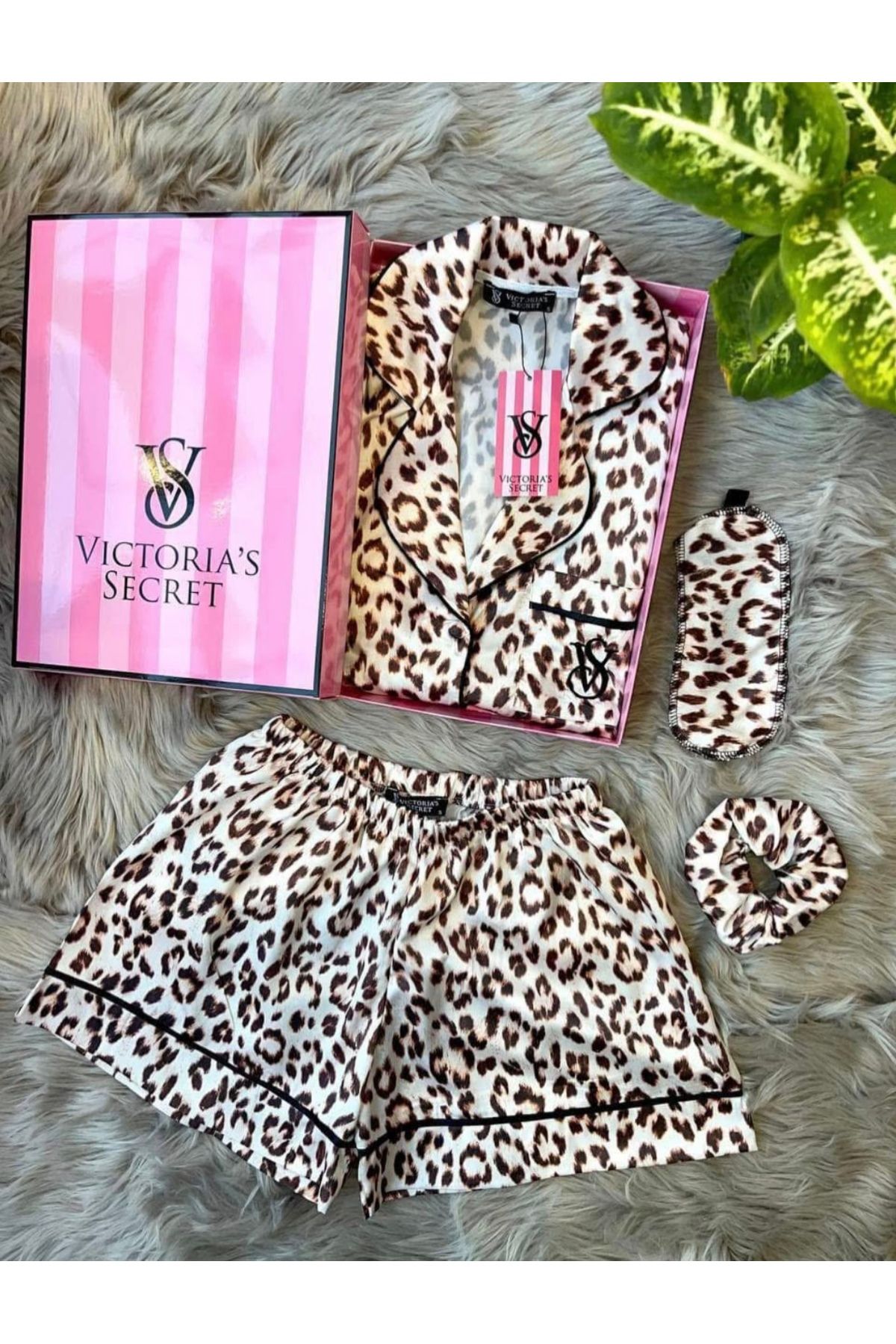 Butik SATEN ŞORTLU PİJAMA TAKIMI