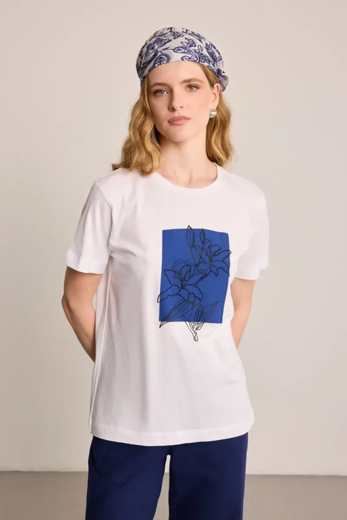 Gusto Çiçek Baskılı Pamuk T-Shirt - Beyaz