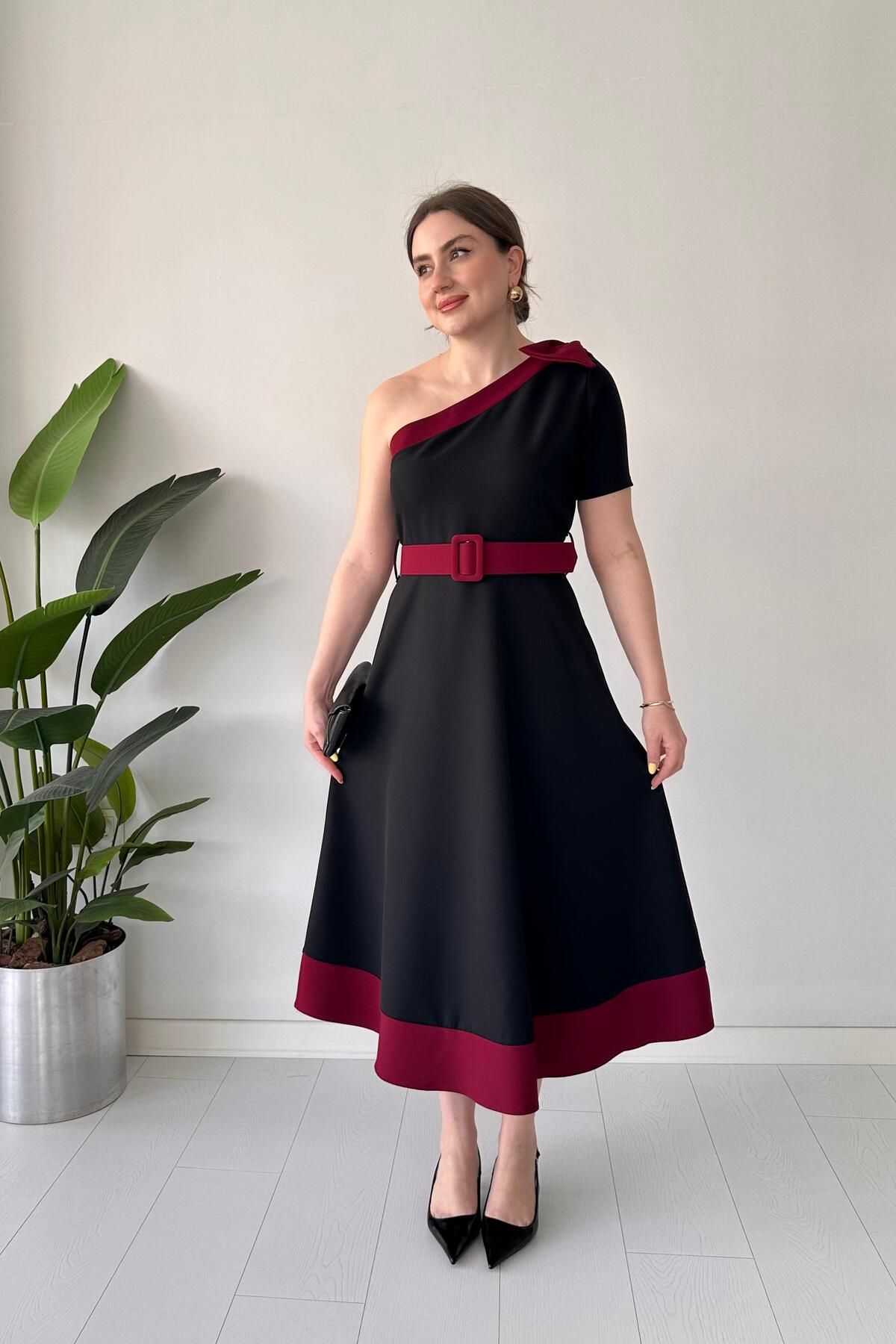 MaziButik Tek Fiyonklu Krep Elbise Siyah