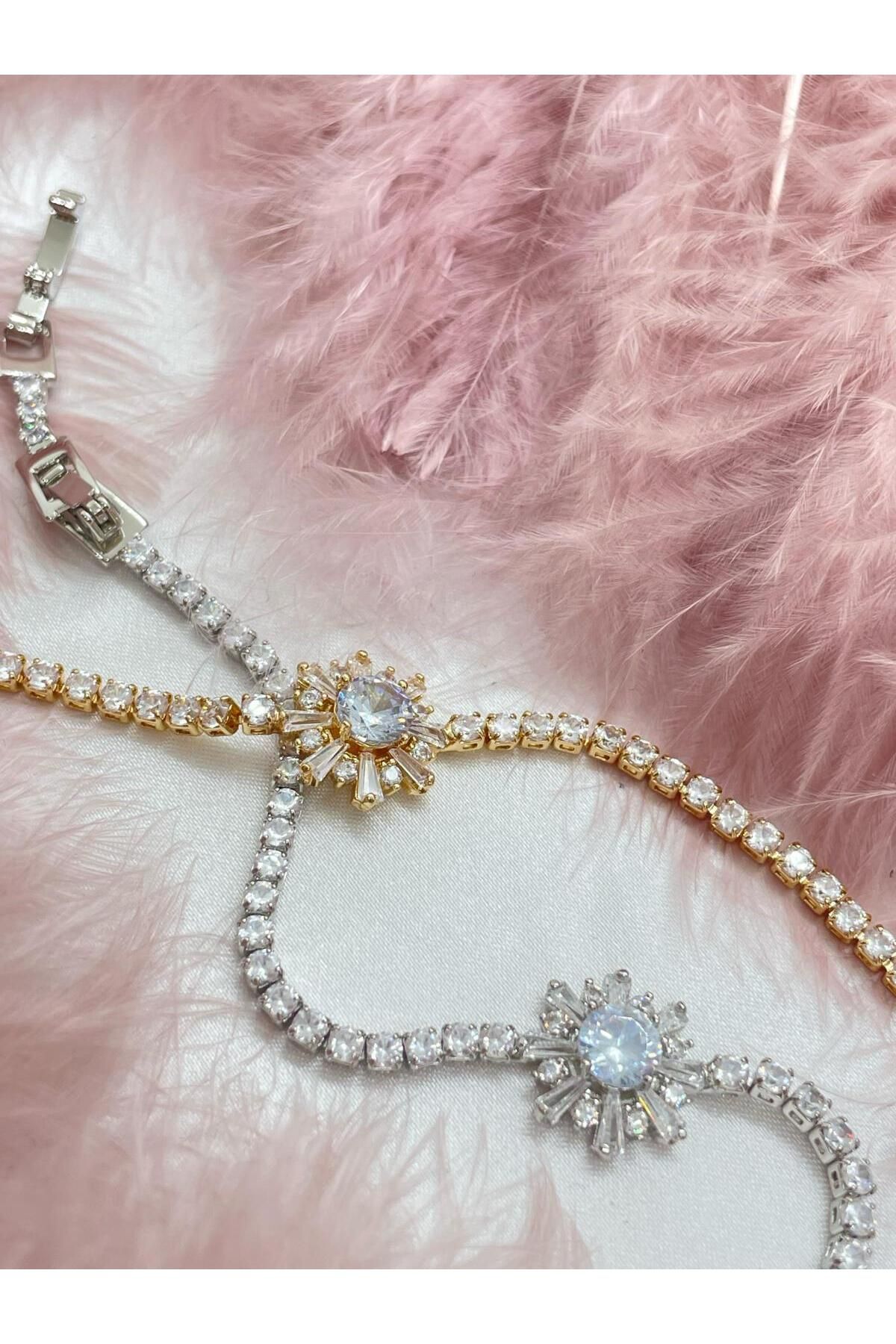 melif accesories Zirkon Taşlı Çelik Bileklik – Altın ve Gümüş Renk Detaylarla Şık Tasarım