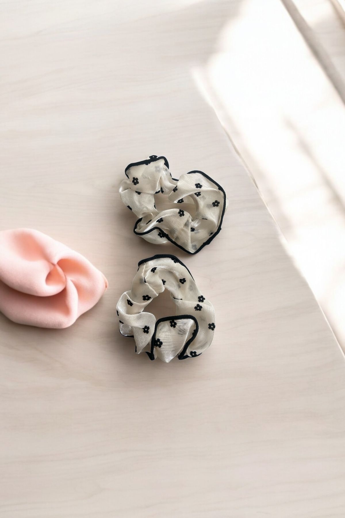 Agleam Siyah Çiçek Desenli Şifon Scrunchie Toka