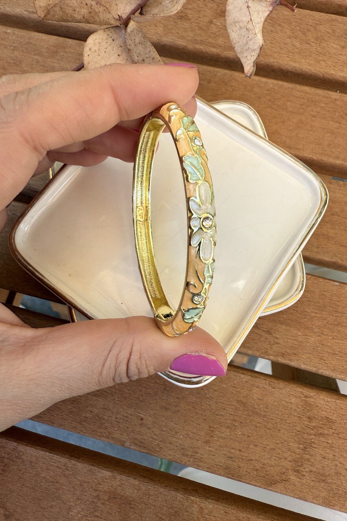 AURA ATELIER Mineli 14K Altın Kaplama Turuncu Çiçekli Bilezik 5.8cm