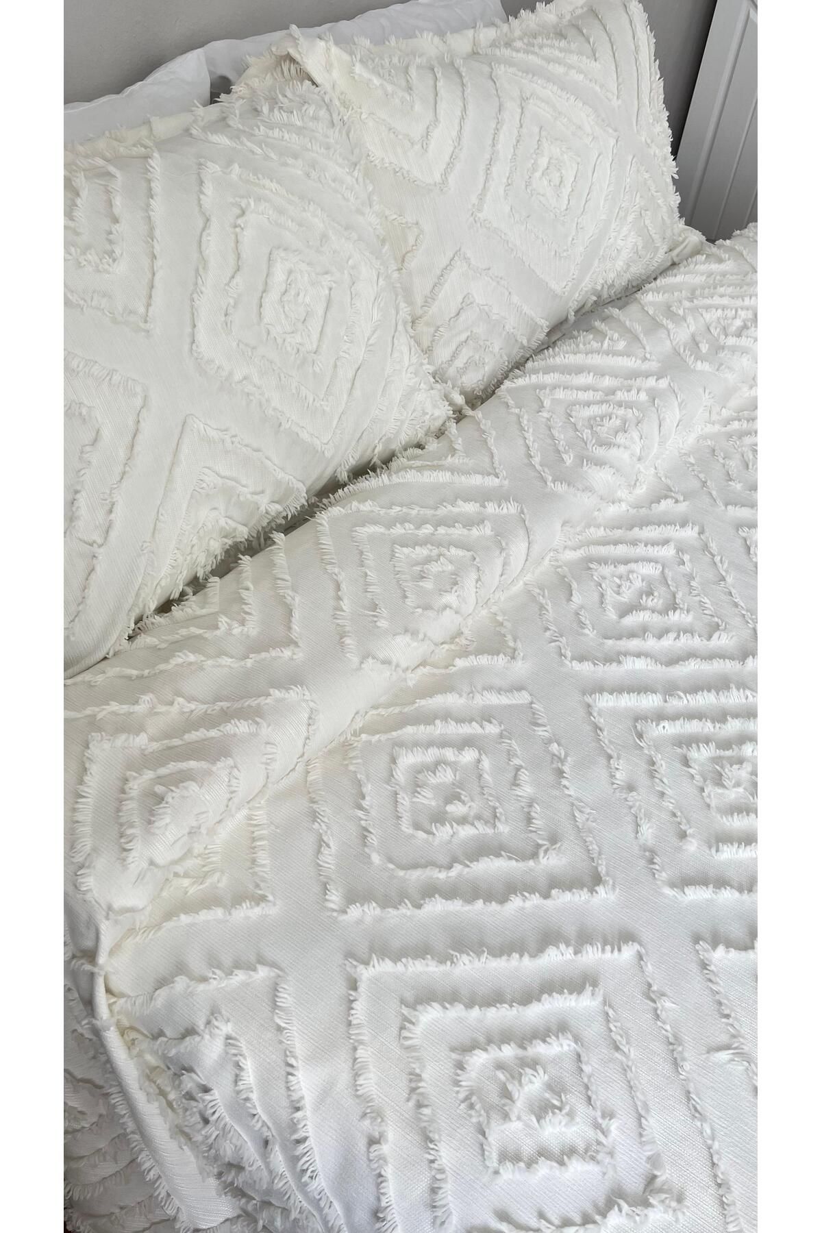lusso stile Nörvik Çift Kişilik Yatak Örtüsü 250x260 ve 2 adet yastık kılıfı