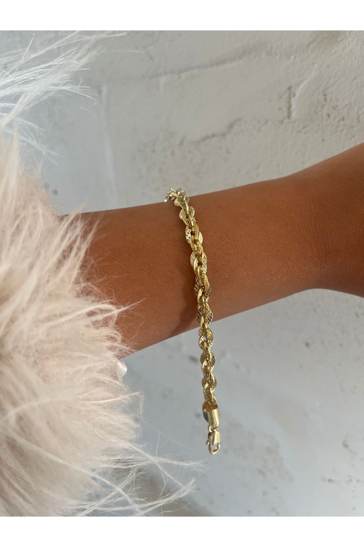 FASHİON JEWELRY 14 K Altın Kaplama Desenli Burgu Bileklik Modeli 22 Cm