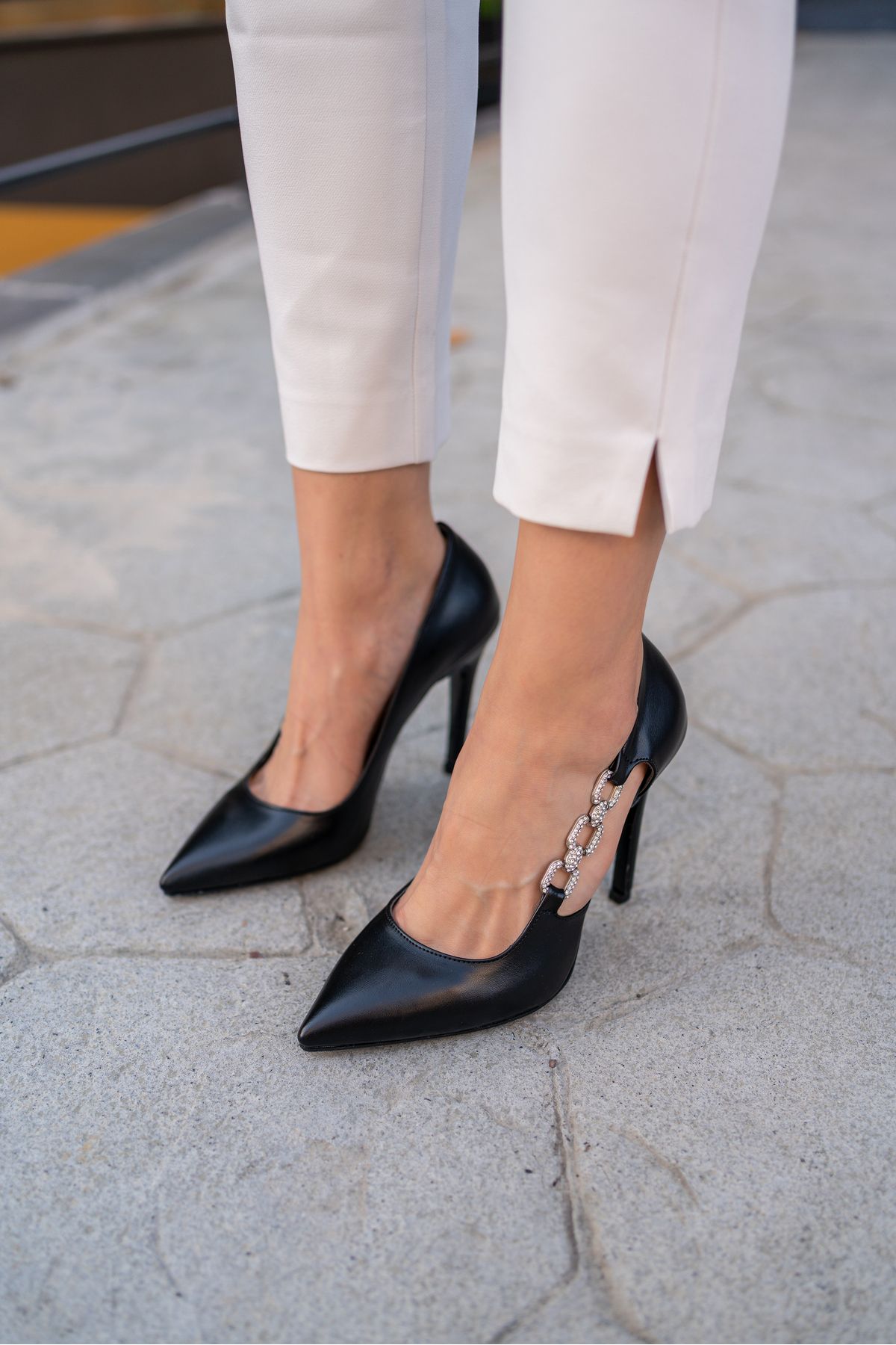 Ayakkabı Delisiyim Yanina Yandan Taşlı Ince Topuklu Siyah Deri Kadın Stiletto Ayakkabı