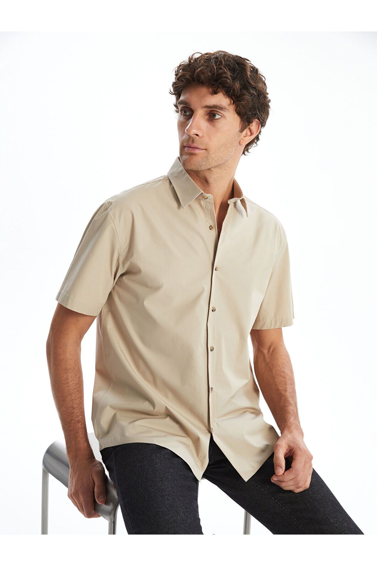 LC Waikiki Regular Fit Kısa Kollu Poplin Erkek Gömlek