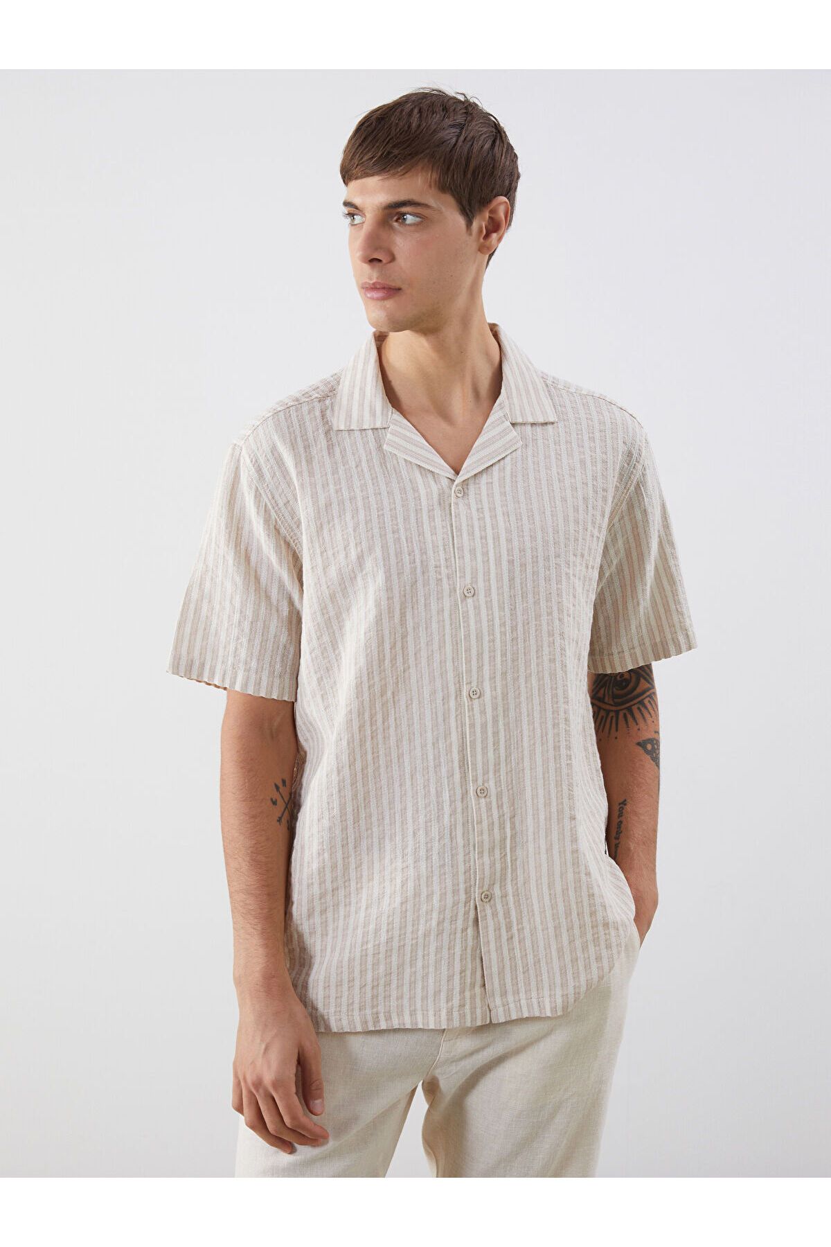 LC Waikiki Regular Fit Kısa Kollu Çizgili Erkek Gömlek