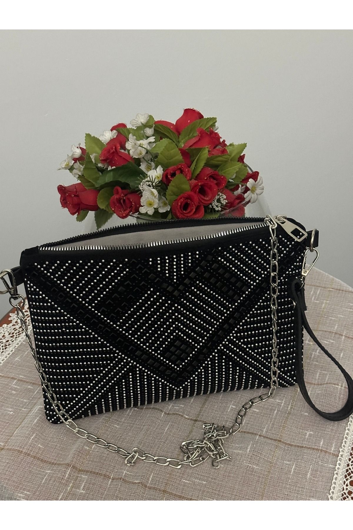 Elanore Zincir ve Taş Detaylı Kadın Clutch Çanta