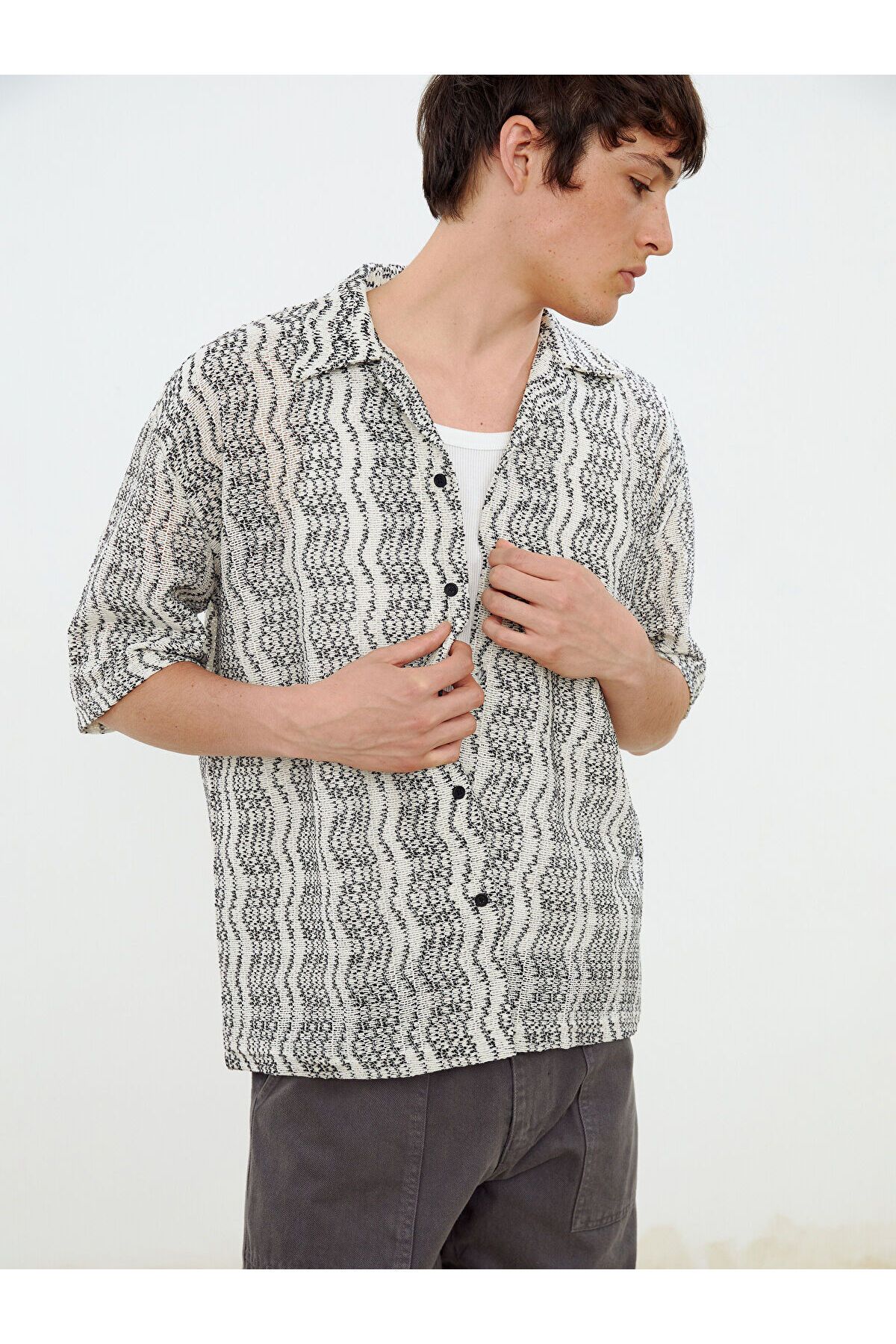 LC Waikiki Regular Fit Kısa Kollu Desenli Erkek Gömlek