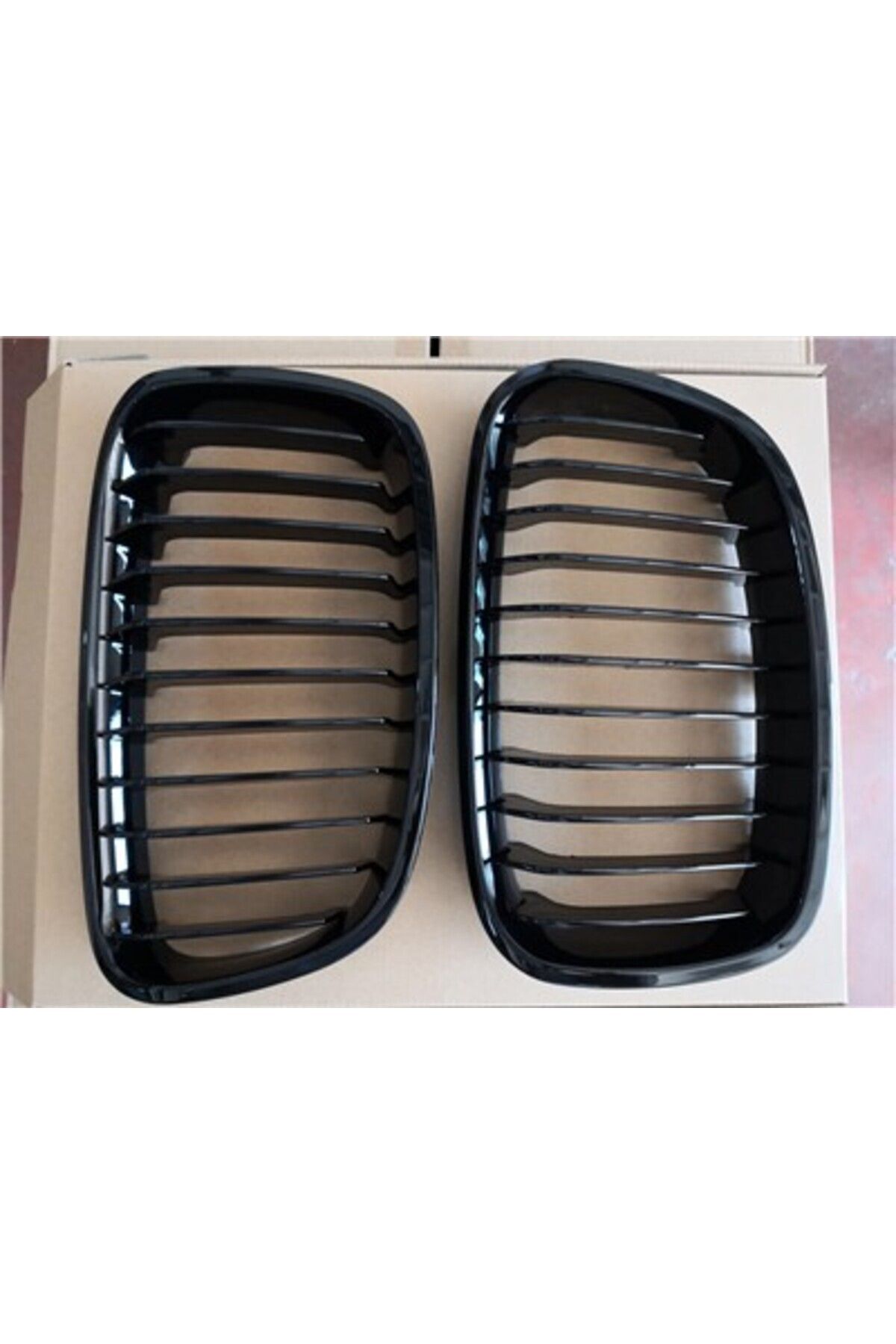 BİZİMPARÇA ÖN PANJUR BÖBREK PARLAK SİYAH SET BMW F20 2011-2014 Uyumlu