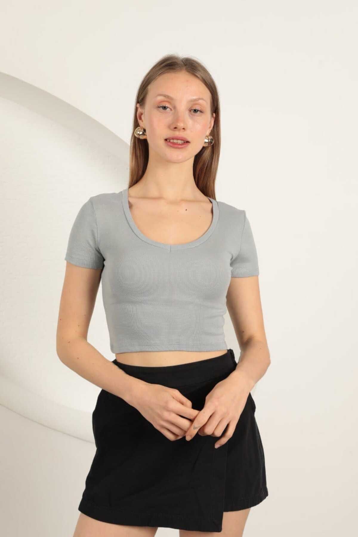 MİHHRİZAR V YAKA VİSKON T-SHIRT