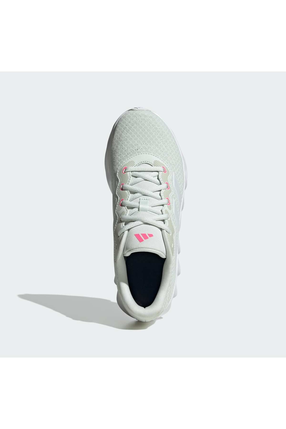کفش دو و تمرین سفید زنانه Switch Move رانینگ دویدن ID8333 adidas