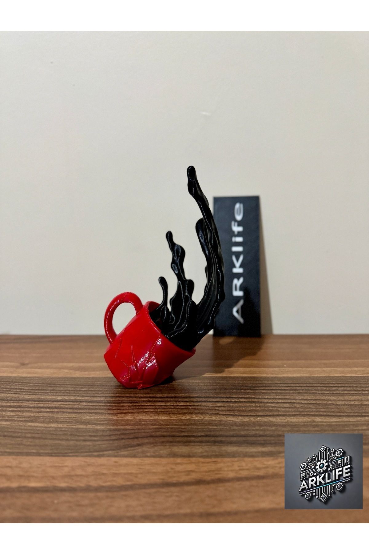teknotrust Kahve Köşesi Dökülen Kahve Fincan Figürü 3D Dekoratif Obje ve Biblo