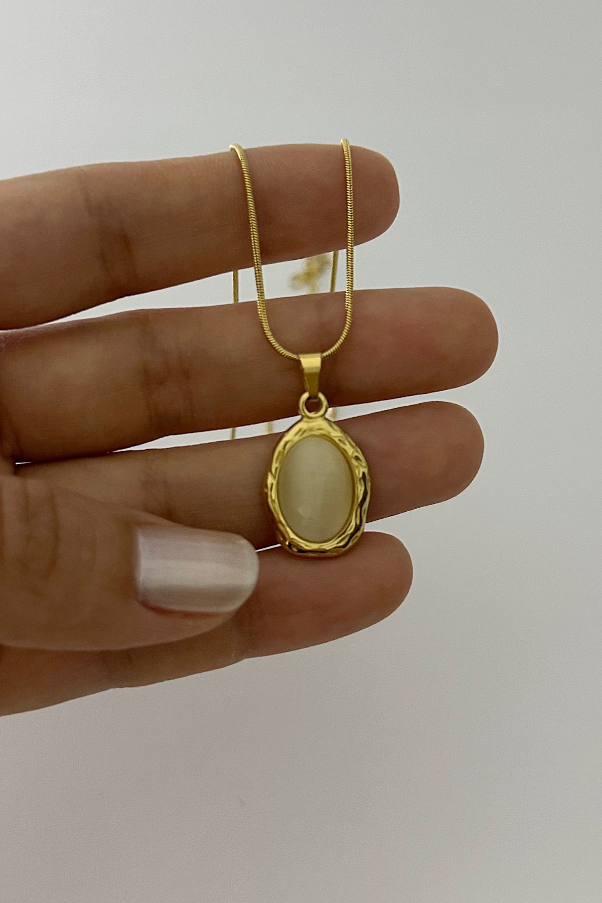 DELEIZA ACCESSORY Çelik Vintage Gold Renk Oval Opal Taş Detaylı Kolye