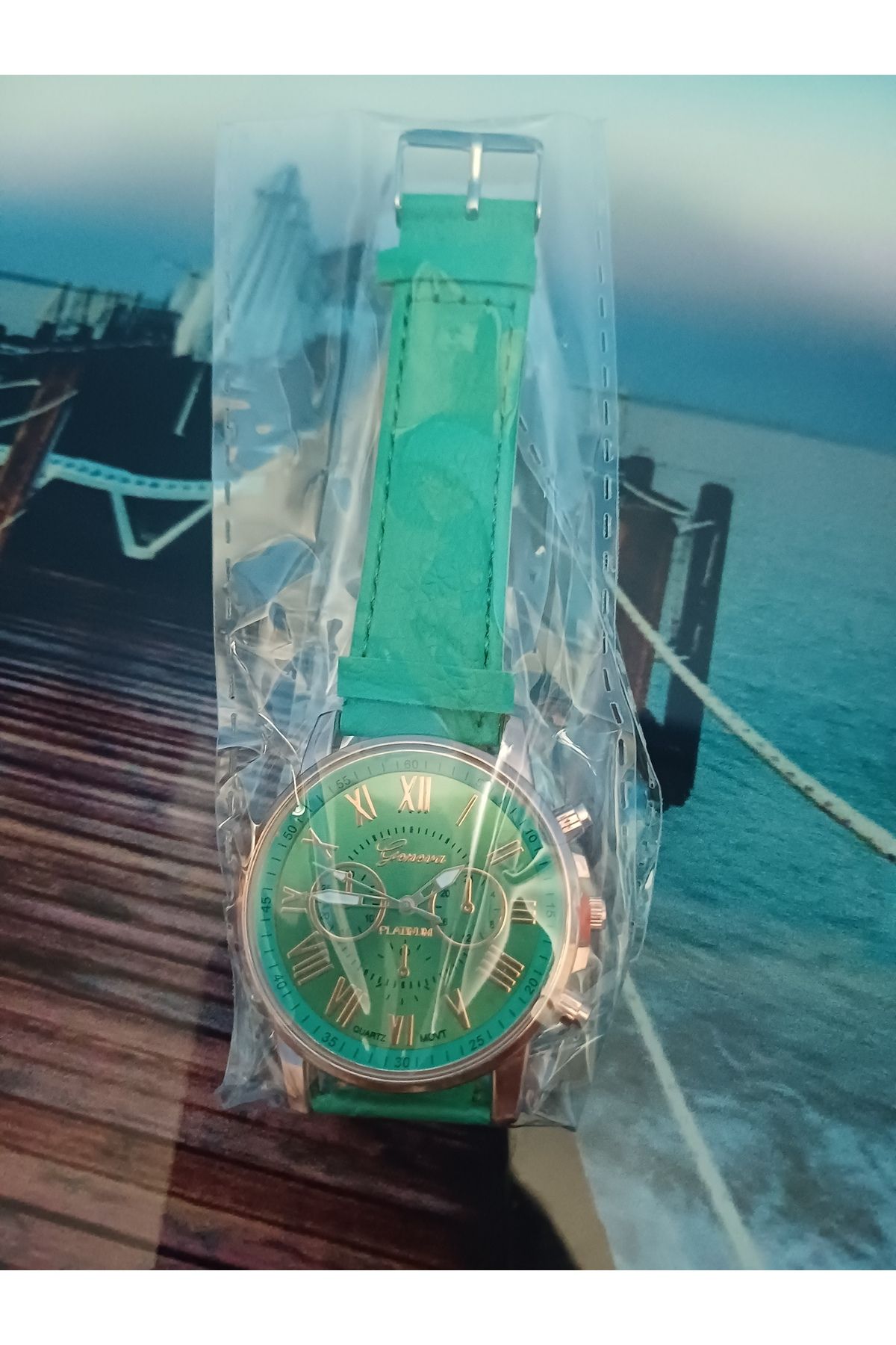 herseybizde2535 Yesil analog kol saati