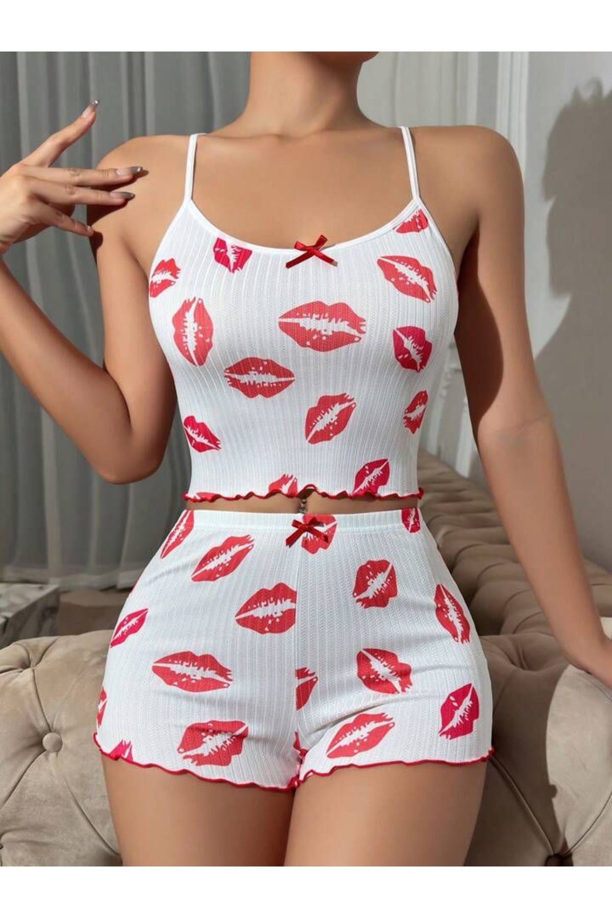 STARRY NIGHT Beyaz renk öpücük desenli şortlu pijama takımı