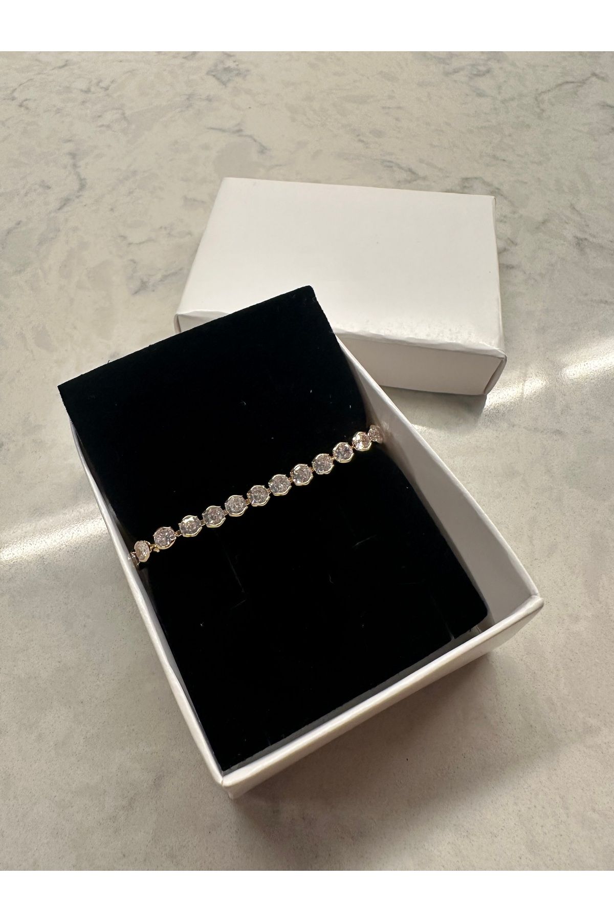 Shop west Parlak Taşlı Gold Bileklik