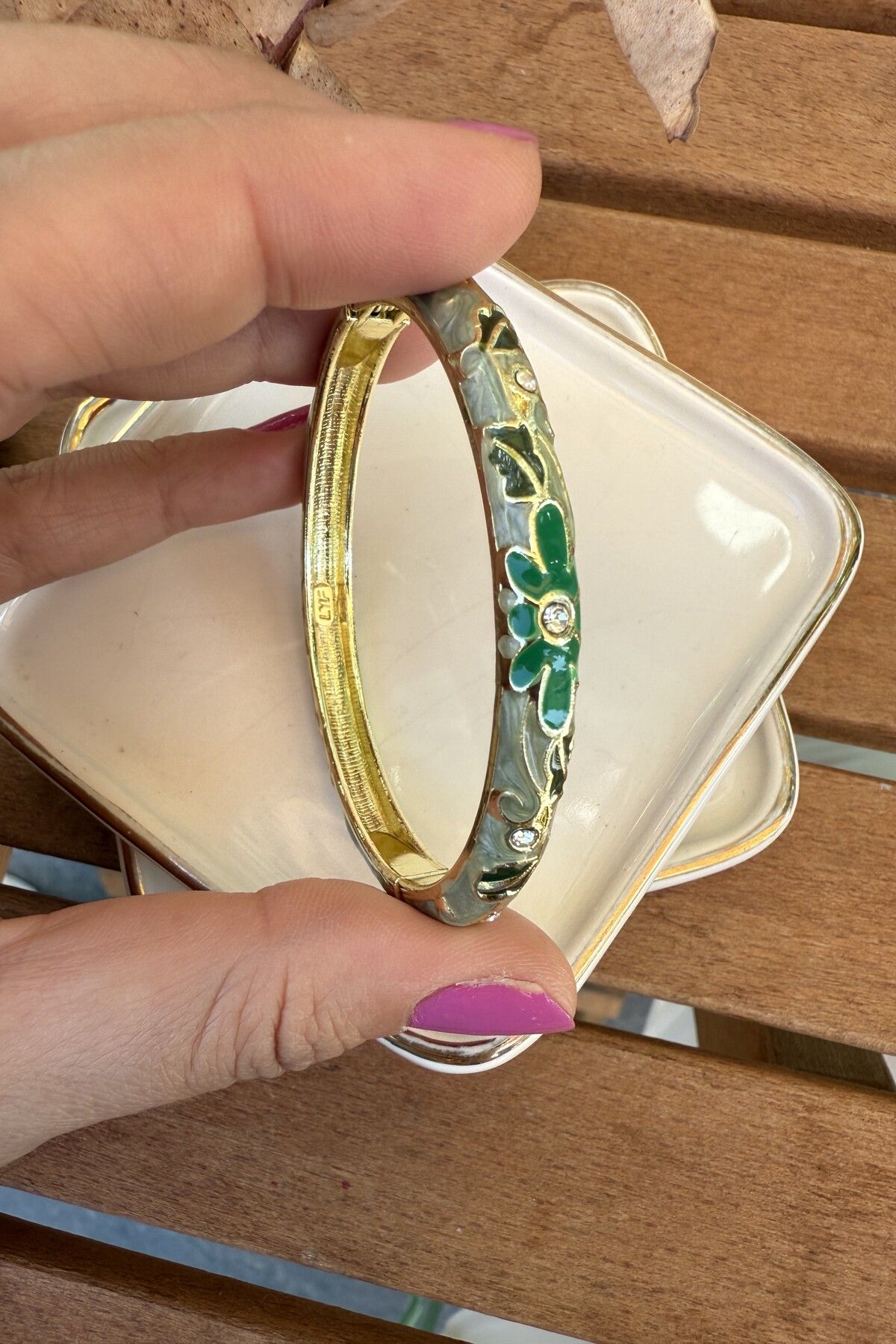 AURA ATELIER 14K Altın Kaplama İnce Mineli Yeşil Bilezik 5.7cm