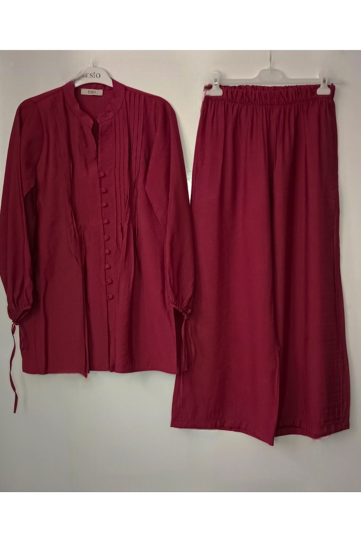 ESİO ÖNÜ DÜĞMELİ PANTALONLU TAKIM