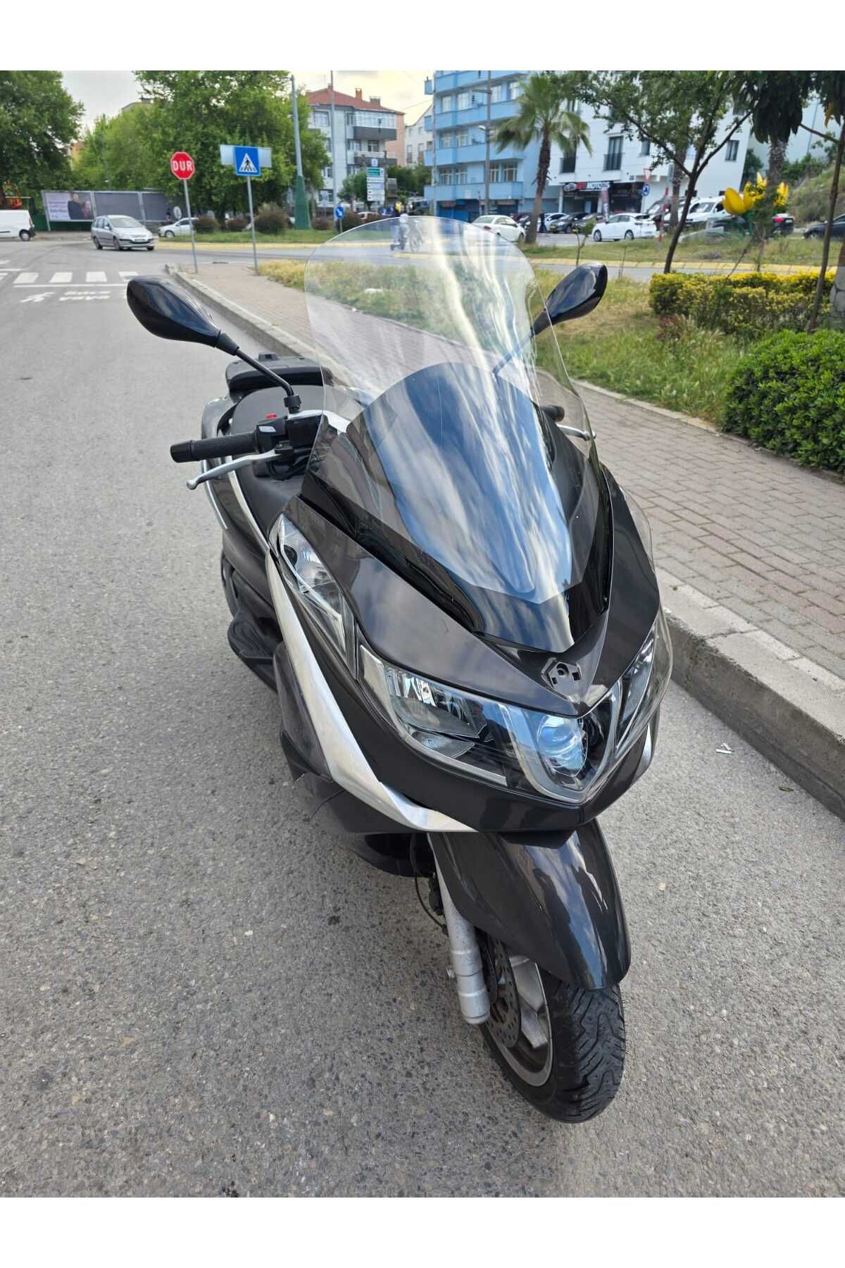Piaggio X10 Siperlik Ön Cam 2011-2017 Model 73cm Şeffaf Renkli 4mm