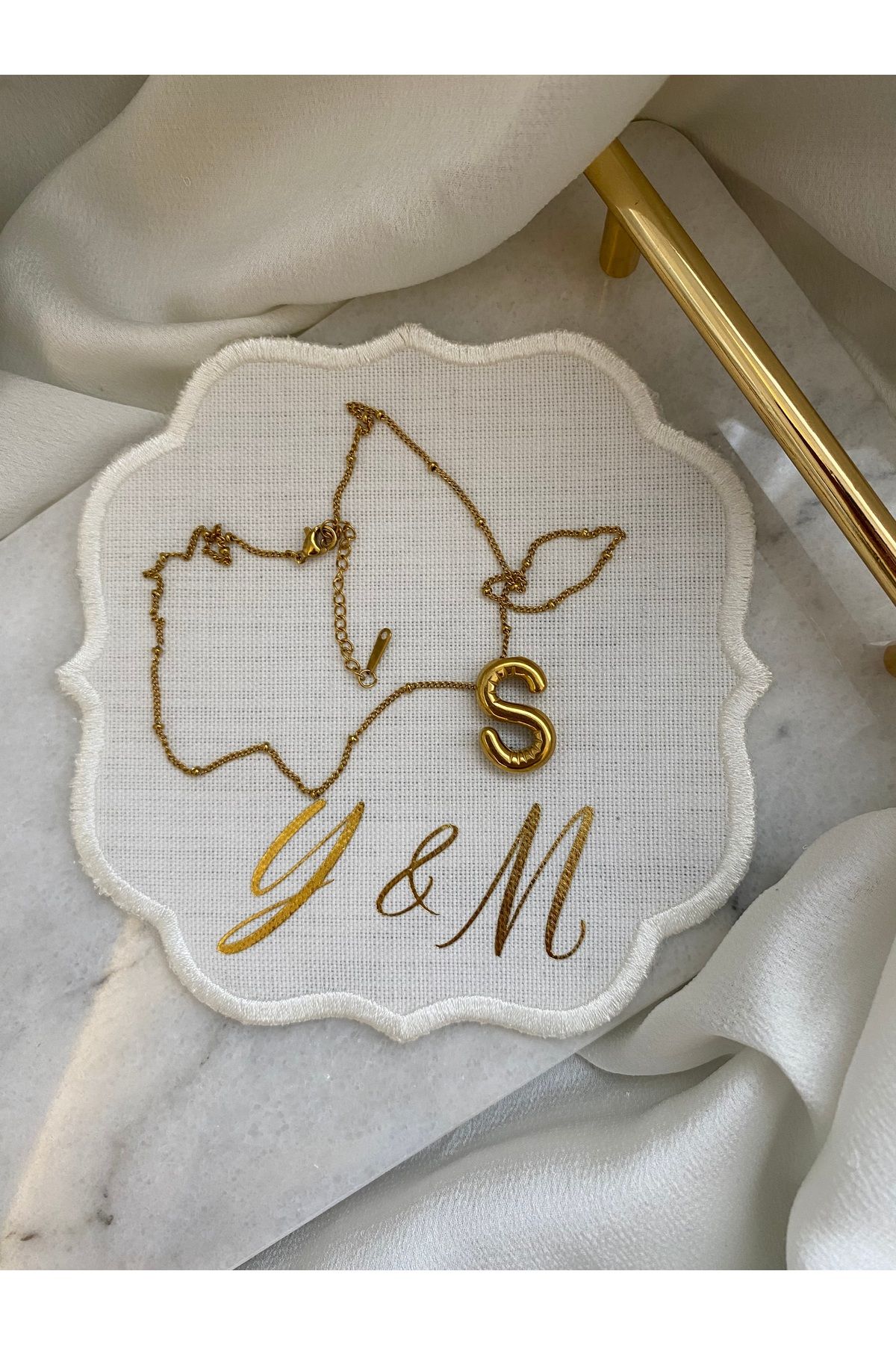 YM ÇELİK GOLD S HARFİ BALON KOLYE