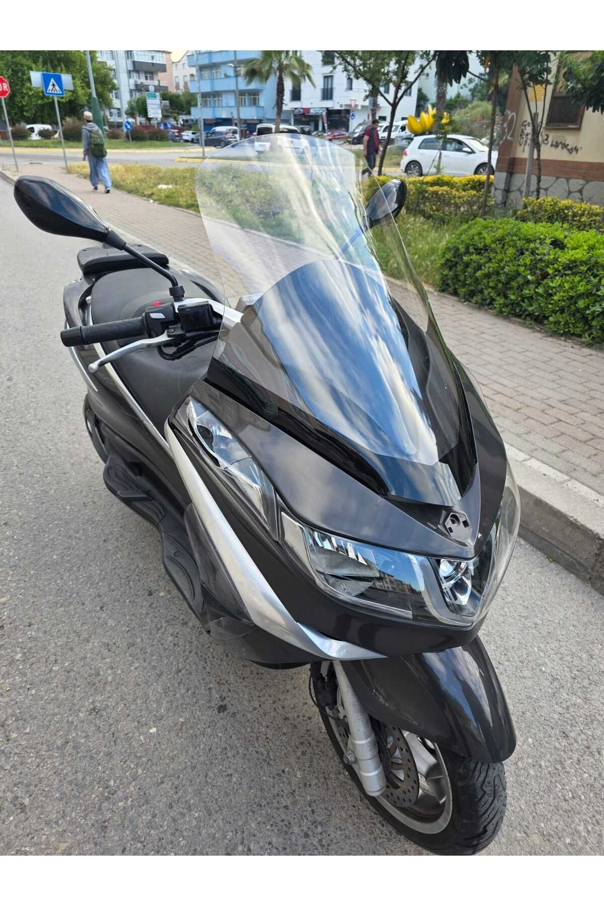 Piaggio X10 Siperlik Ön Cam 2011-2017 Model 73cm Şeffaf Renkli 4mm