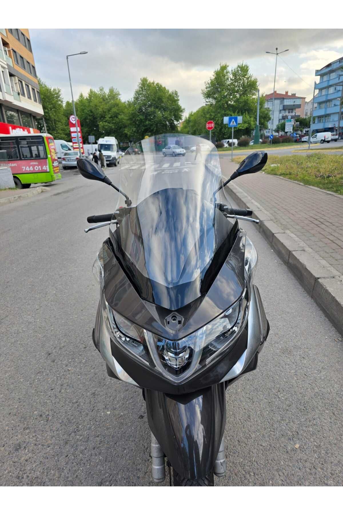 Piaggio X10 Siperlik Ön Cam 2011-2017 Model 73cm Şeffaf Renkli 4mm