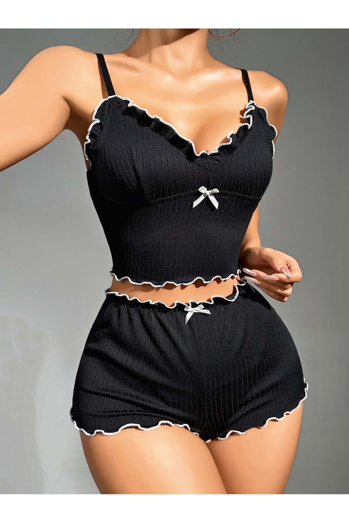 Moda Şahsenem Kadın Siyah Fitilli Askılı Şortlu Pijama Takım