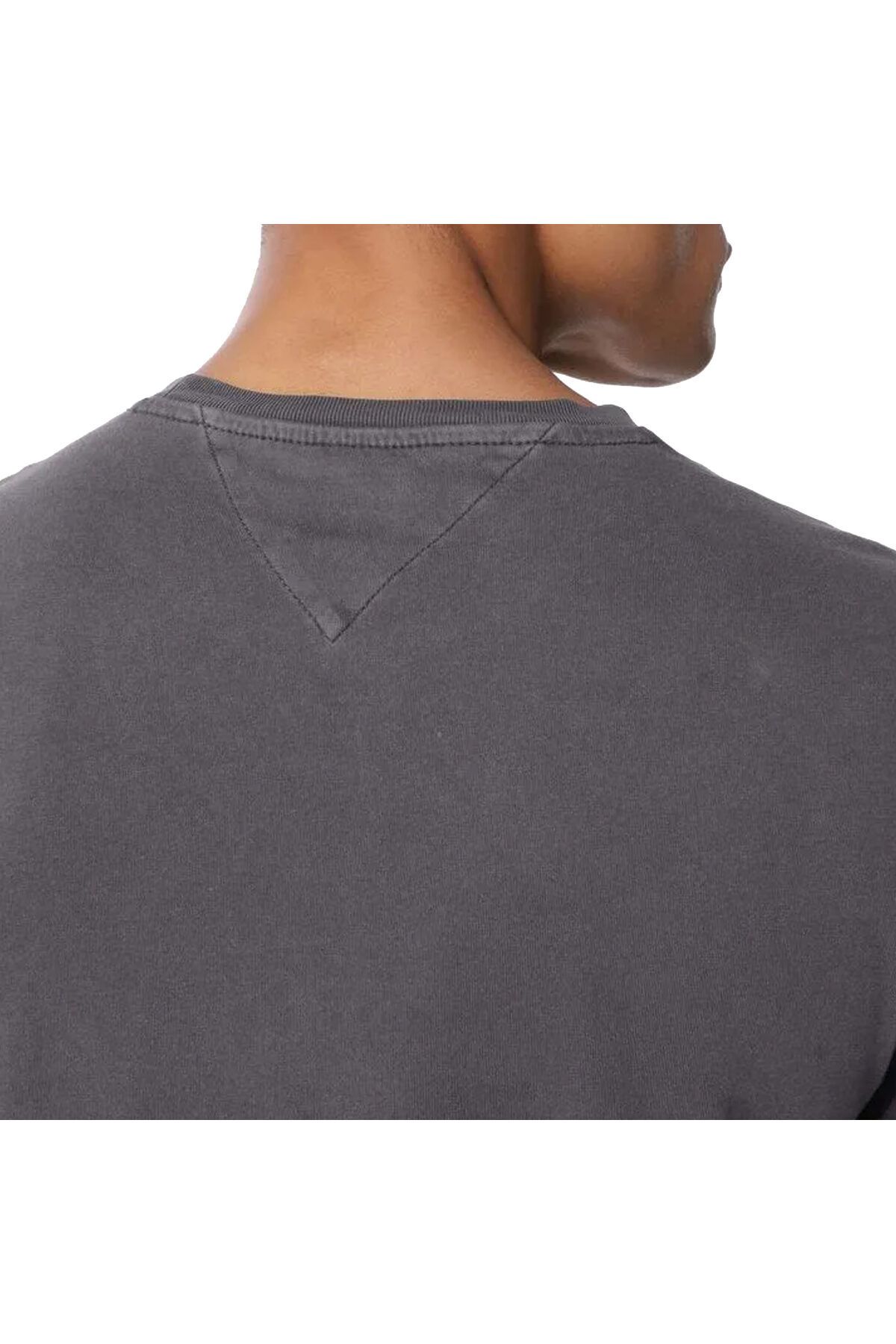 Tommy Jeans-Condition for Men- Rectangular Sleeves- Simple Design- Stand Collar- Borduar Logos- Button Unforgettable 3