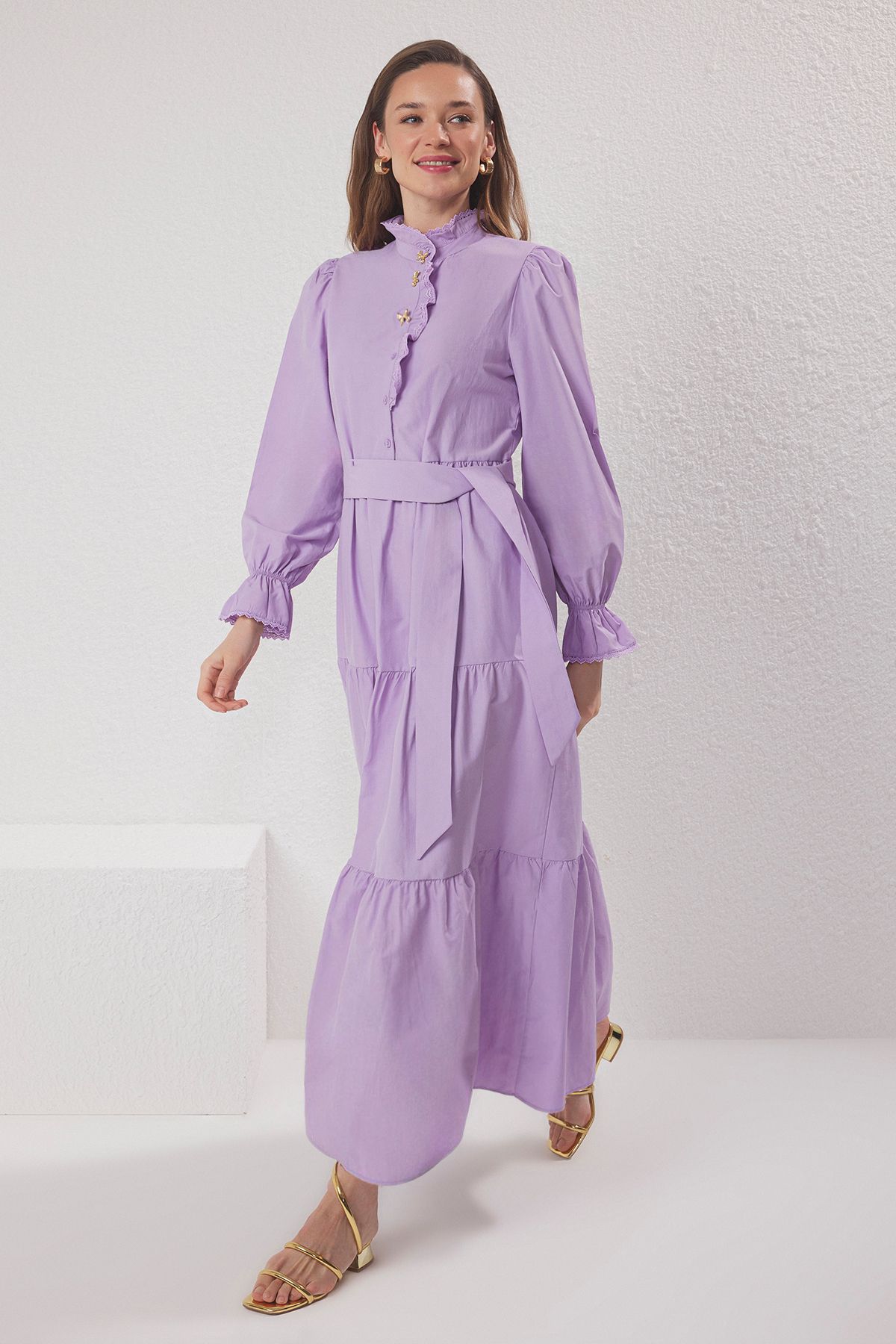 Trendyol Modest Sukienka Bawełniana Z Guzikami I Kokardą W Kolorze Liliowym I Złotym Kobieta - 40