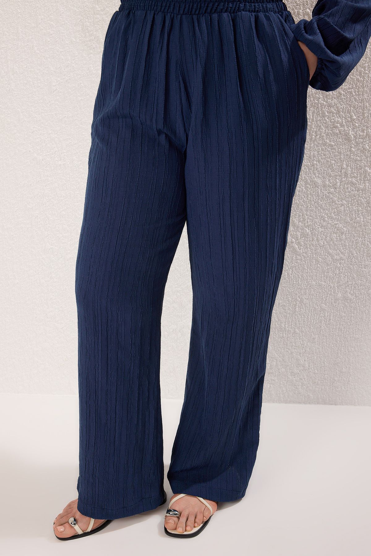 trendyol-modest-womens-navy-blue-straight-lon