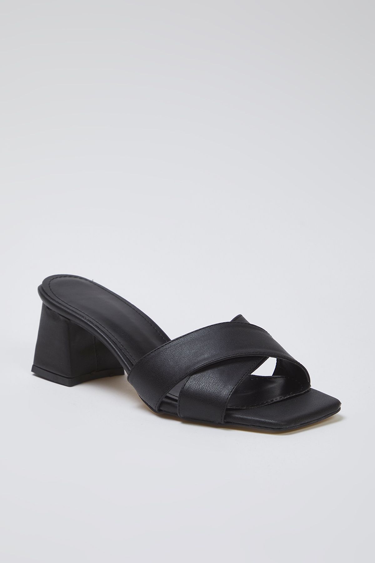 trendyol-shoes-womens-high-heels