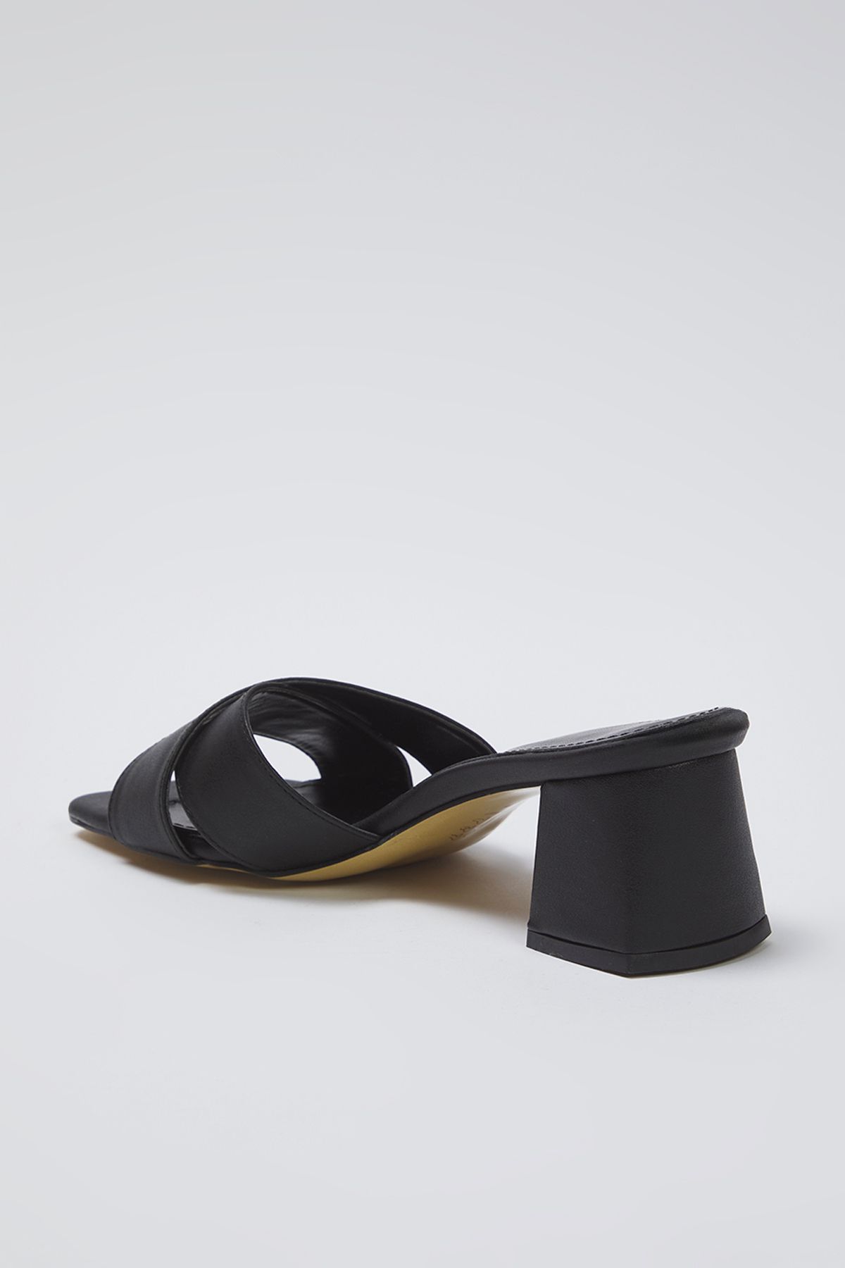 trendyol-shoes-womens-high-heels